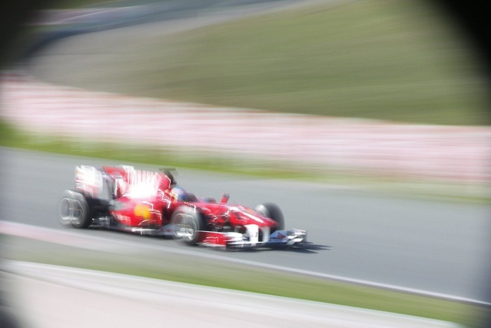 Alonso in Red...