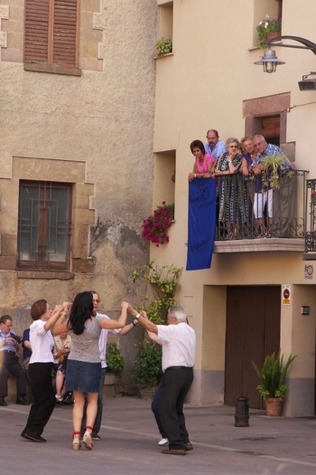 Dancers and Watchers
